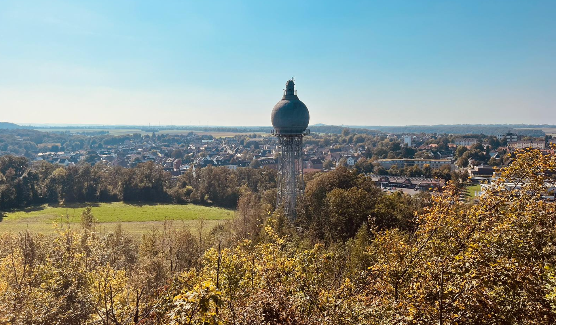 Wasserturm im Herbst